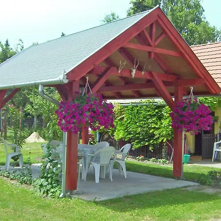 Holiday In 19208 度假居 *